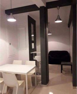 Grand 4 Bd Flat with Classical Touches in Kipseli - Atene - 1