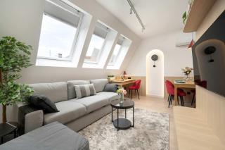 Climatic Apartment in the Centre of Wrocław Near the Market Square by Noclegi Renters - Wrocław - 0