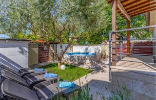 Stunning Home In Medulin - 1