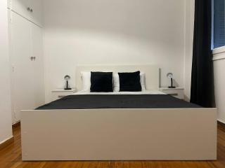 Authentic 4 Bd Athenian Apartment in Kipseli - Atene - 5