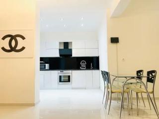 Spacious 4 Bd Gem in Historic Kipseli Area - Atenas - 1