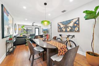 Modern Mid-Century Beach Bungalow - 4