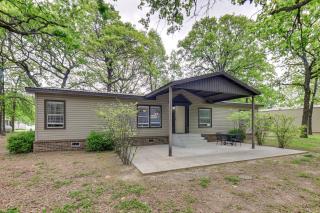 5 Blocks to Beach Access Sanders Island Getaway! - 9