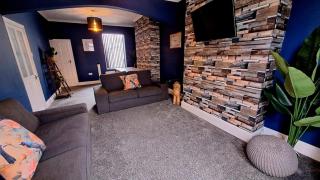Beautiful 2 Bedroom House Up to 4 people Hull Siemens Holderness road - 0