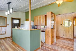 Less Than 1 Mi to Tuttle Creek Lake Cabin with Balcony! - Randolph - 3