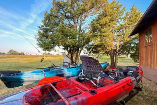 Less Than 1 Mi to Tuttle Creek Lake Cabin with 2 Kayaks! - Randolph - 8