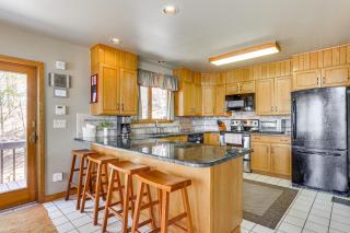 Paddle, Swim, Bike and More Lake Wallenpaupack Home - Lakeville - 3