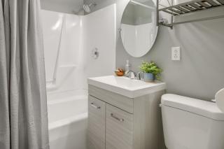 1 Mi to Lake Erie Family-Friendly Angola Home! - - 1