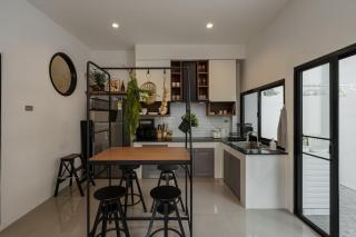 New Stylish Modern Home 4BR 12pax 200m BTS PhraKhanong - Bangkok - 6