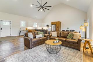 Walk to Sebago Town Beach Luxe Townhome with Grill - - 7