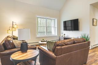 Walk to Sebago Town Beach Luxe Townhome with Grill - - 6