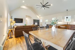 Walk to Sebago Town Beach Luxe Townhome with Grill - - 4