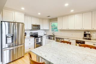 Remote Escape Lake Home with Dock in Sparta! - Sparta - 3