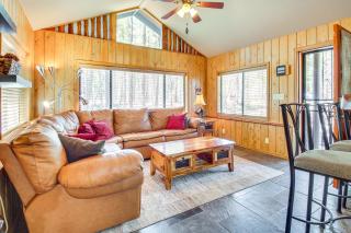 Family-Friendly Hideaway Cabin in Lakeside! - Pinetop-Lakeside - 6