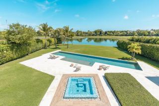 Retreat villa with lake view, maid,bbq in Punta Cana - Punta Cana - 0