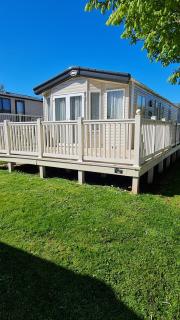 Fabulous 3 bedroom pet friendly, Static Caravan at Hoburne Devon Bay - Goodrington - 0