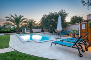 Villa Orada for 6 people with private pool & only 2,5 km from the beach - Krnica - 1