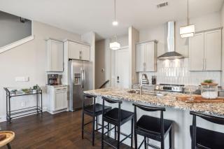 Country Music Themed Goodrich Ave by SkyRun Nashville - 7