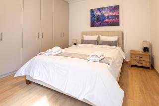 Elegant Sea View Stay - Piraeus Port - 0