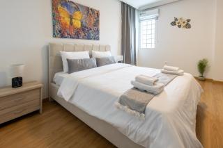 Elegant Sea View Stay - Piraeus Port - 5