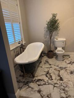 Beautiful large family home - Cardiff - 8