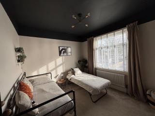 Beautiful large family home - 6