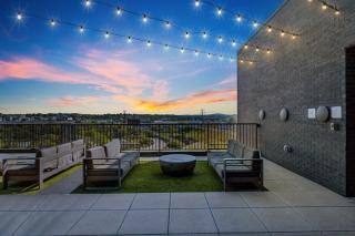 The MUSE Emerald Isle Downtowns Favorite Condo by SkyRun Nashville - 7