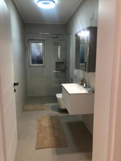City & Canyon - Modern Comfort - Çorovodë - 7