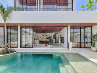 NEW! Villa Kabagiaan - 4BR Villa near Canggu - Kerobokan - 6