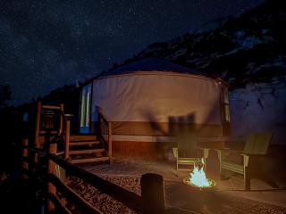 Yurt Overlook #5 with AC and Private Bath 2 Kings - Orderville - 5