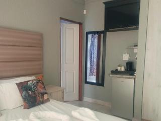 Elegant Guest House Malelane - Malelane - 3