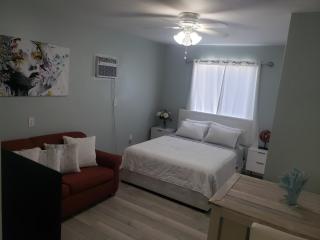 Streamlined & Chic Getaway Studio in Sarasota - Sarasota - 0