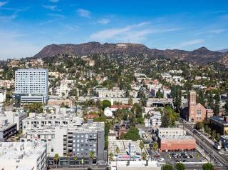 Rooftop Pool Modern 2BR, 2BA - Panoramic Hollywood views - Los Angeles - 4
