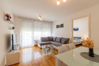 Flexible SelfCheckIns 56 - Zagreb - Garage - Loggia - New - Zagreb - 0