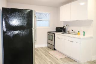 Flamingo Beach House By Joye Homes - Dania Beach - 9