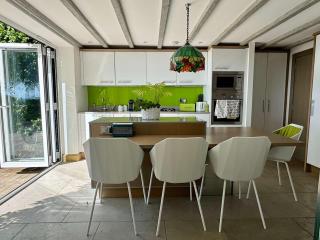 2-Bed Cottage Garden Views near the Peak District - Macclesfield - 3