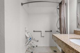 Americas Best Value Inn Hamilton - Hamilton - 1