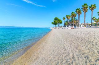 ICONIC Marévia Beachfront Pefkohori - 9