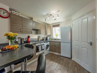 Pass the Keys Modern Bright Home Bunk Beds GardenParking - Telford - 4