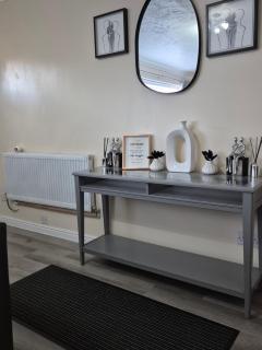 Cosy 2 Bedroom House Stevenage Old town Close to Train Station Free Parking Sleeps 4-6 - Little Wymondley - 6