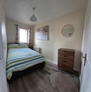 Cosy 2 Bedroom House Stevenage Old town Close to Train Station Free Parking Sleeps 4-6 - Little Wymondley - 1
