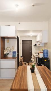 Deluxe One Bedroom Suite by Christine Suites infront of Trinoma Mall - Manila - 5