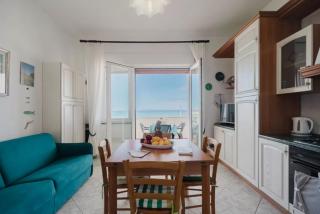 Breathtaking seaview apartment in Porto Torres - Porto Torres - 9