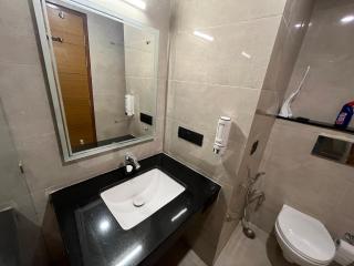 Luxuriesstay 2 Omaxe Hazratganj Near Ekana stadium - Lucknow - 6