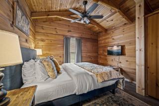 Romantic cabin with hot tub a - 3