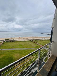 Accommodation Front - Coastal Escape 4 sleeper - Durban - 5
