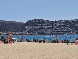 Citadel Holiday Apartments "Duplex 6p" & parking - 250m Beach - 300m Roses Centre - 8