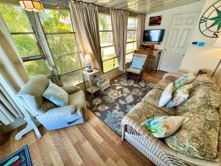 N1019 immaculate 2 b 1 Ba 1978 beach bungalow - Jensen Beach - 7