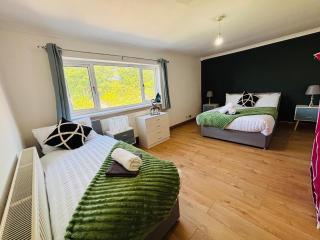 Welbeck House, close to Swansea Central - - 0