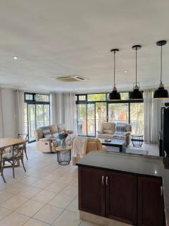 Accommodation front - Modern Beach Retreat 6 Sleeper - Durban - 7